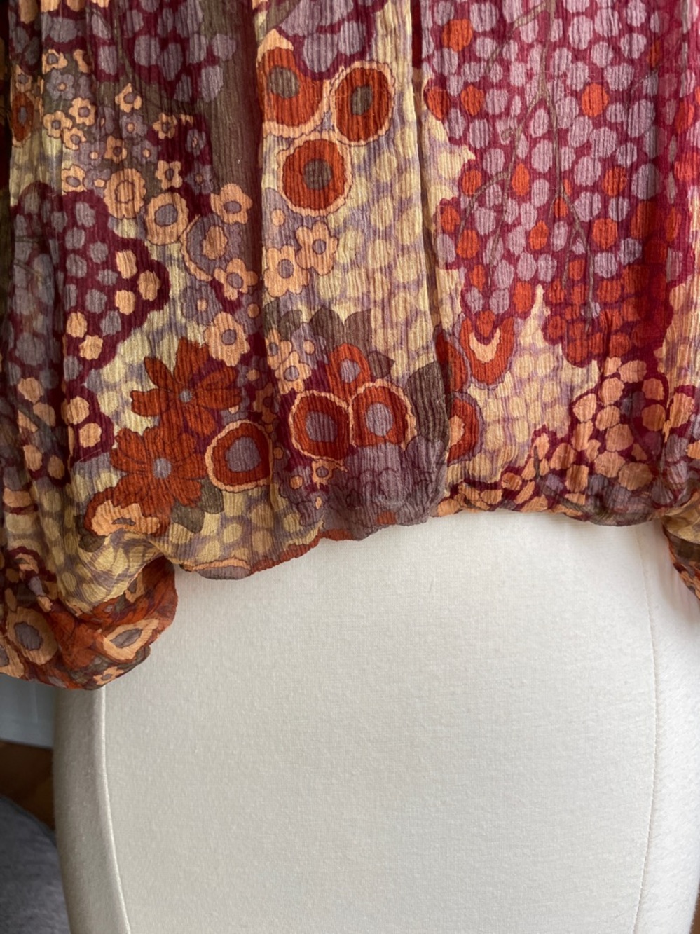 Gibson Multicolor Sheer Peasant Blouse in Rust and Olive - Picture 4 of 8